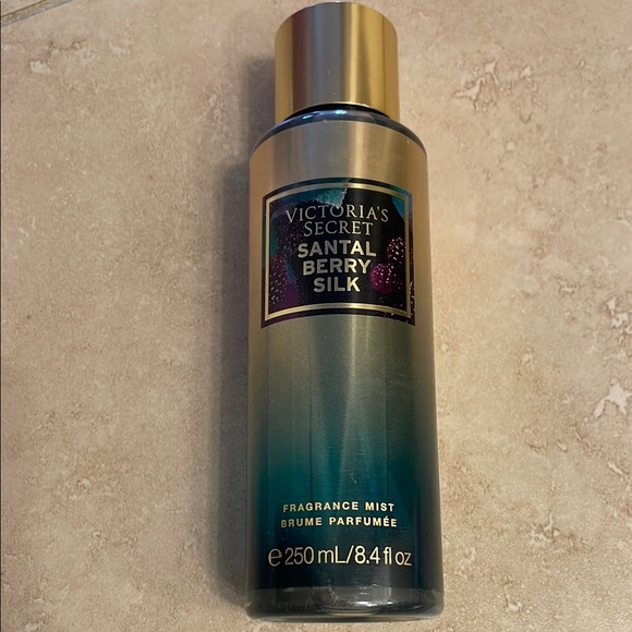 Victoria's Secret Santal Berry Silk Fragrance Mist Limited Edition - Picture 1 of 4